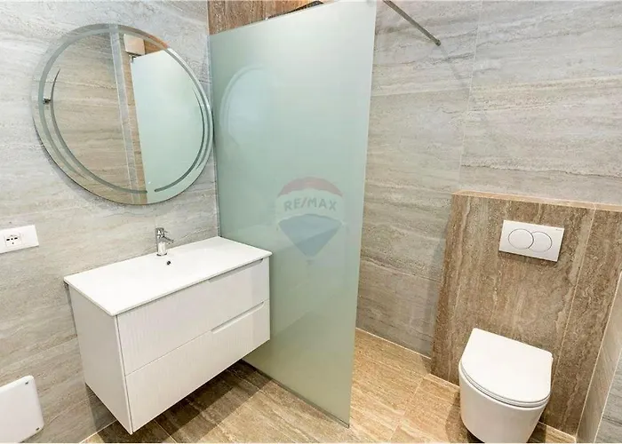 Erblin Апартаменты *